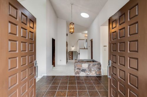 7127 Wooded Lake Dr, San Jose, CA 95120-5602