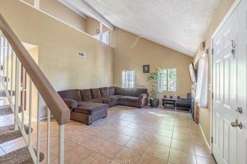 1021 Morven St, Lancaster, CA 93535-3322