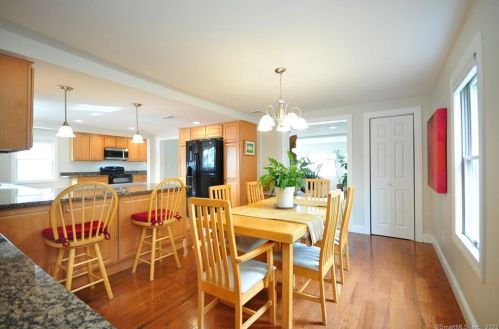 26 Birch St, Waterbury CT  06704-3806 exterior