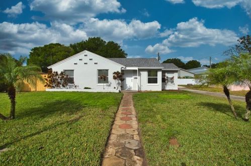 3430 17th St, Saint Petersburg, FL 33713-2804