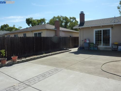 268 Royce Way, West Pittsburg CA  94565-4700 exterior