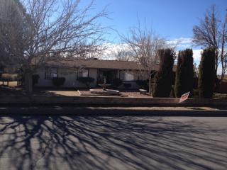 15847 Acoma Rd, Apple Valley CA  92307-2400 exterior