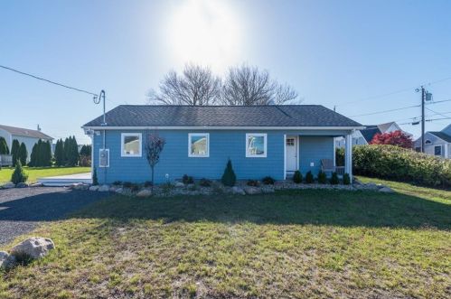 50 Elizabeth Rd, South Kingstown RI  02882-5220 exterior
