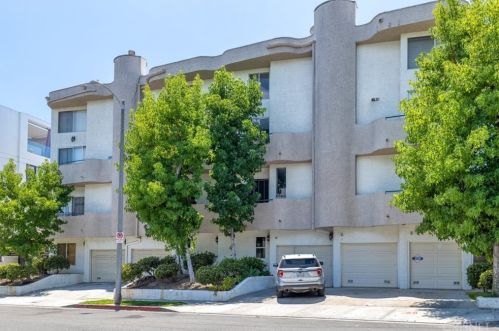 15024 Moorpark St, Van Nuys, CA 91403-5435