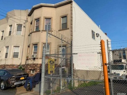 168-30 Liberty Ave, Jamaica, NY 11436-1034