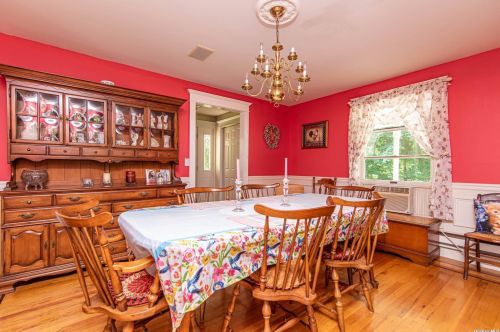 209 Country Rd, Mount Sinai NY  11766-1509 exterior