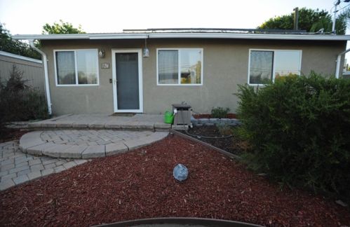 726 Maryland Dr, Vista, CA 92083-3333