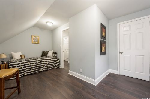 8 Prince Ln, Westbury NY  11590-6229 exterior