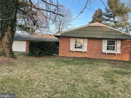 15 Trebing Ln, Willingboro, NJ 08046-3615