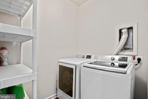 7366 Brunson Cir, Gainesville VA 20155 exterior