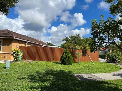 7901 194th St, Hialeah, FL 33015-6355