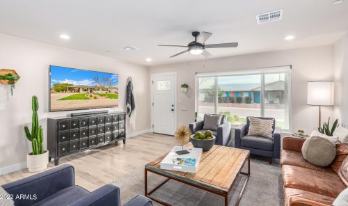 8108 Mitchell Dr, Scottsdale, AZ 85251-5812