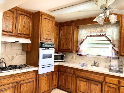 1803 Petaluma Ave, Long Beach, CA 90815-3649