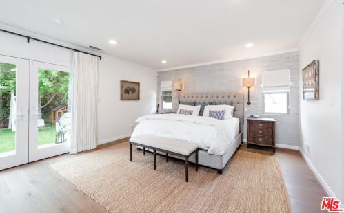 5506 Burnet Ave, Van Nuys CA 91405-1662 exterior