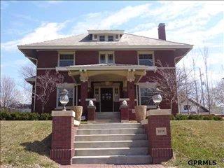 2325 32nd Ave, Omaha, NE 68105-3113