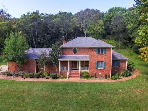 3801 Albert Matthews Rd, Columbia, TN 38401-8961