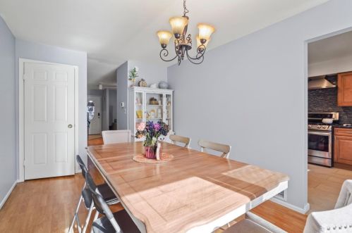 35 Heritage Ln, Perth Amboy NJ  08863-1464 exterior