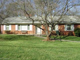 2624 Amesbury Rd, Winston Salem, NC 27103-6503