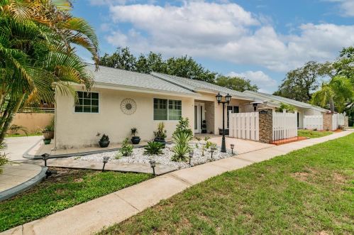 4000 Poinciana Ct, Palm Harbor, FL 34684-3309
