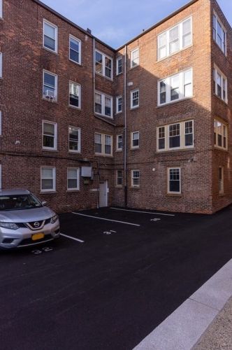 6 Alton Ct, Brookline MA  02446-6535 exterior