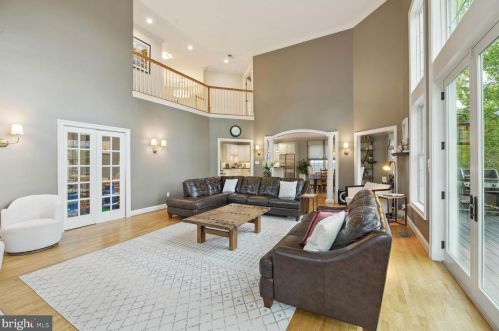 610 Poplar Dr, Falls Church VA  22046-2838 exterior
