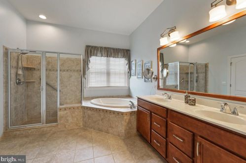 830 Woods End Ct, Collegeville PA  19426-2912 exterior