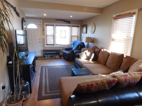 96 West Blvd, East Rockaway, NY 11518-2526