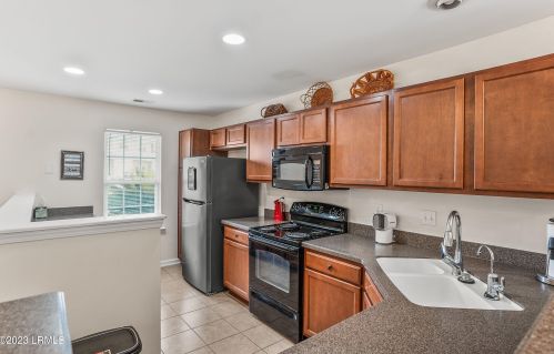 391 Dante Cir, Beaufort SC  29906-2407 exterior