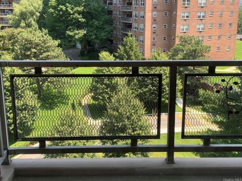 5700 Arlington Ave, Bronx NY  10471-1502 exterior