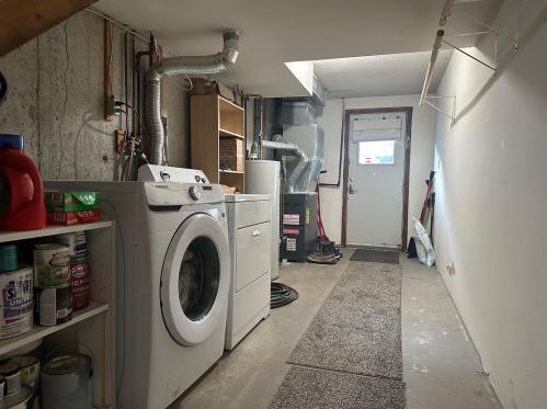 39 Bluestone Dr, Nashua NH  03060-6824 exterior