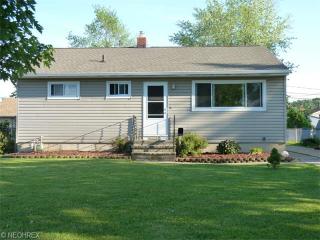 15951 Richard Dr, Cleveland OH  44142-3372 exterior