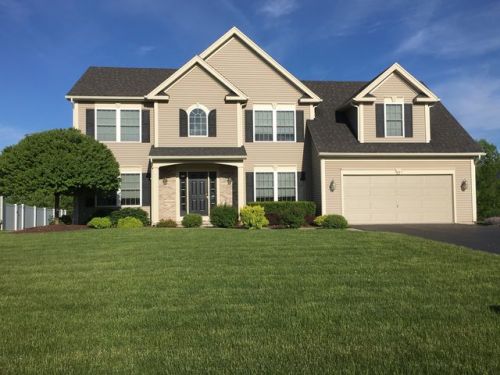 1842 Halesworth Ln, Ontario, NY 14519-9000