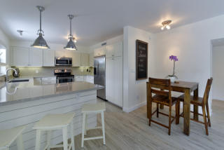 120 Columbus Dr, Plantation Key, FL 33036-3916