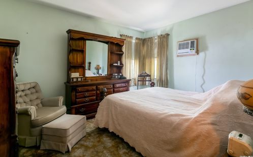 2047 Hancock Ave, North Bellmore NY  11710-1516 exterior