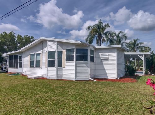 8484 Gallberry Cir, Fort Pierce, FL 34952-3368
