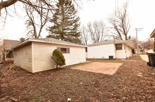 2104 113, Milwaukee WI 53226-4001 exterior