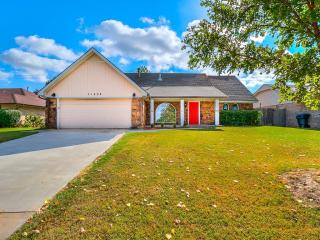 11532 Ashford Dr, Yukon, OK 73099-8008