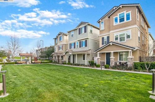 7056 Mariposa Ln, Pleasanton CA  94568-2569 exterior