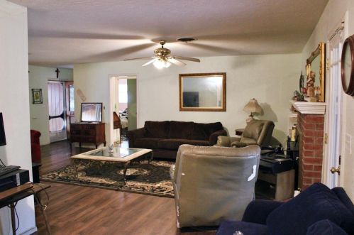 1032 S St, Newman CA  95360-1209 exterior