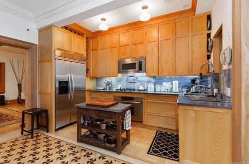 263 139th St, New York NY  10030-2104 exterior