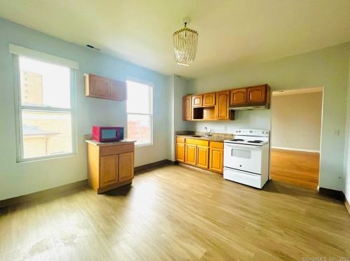 162 William St, Bridgeport CT  06608-2139 exterior
