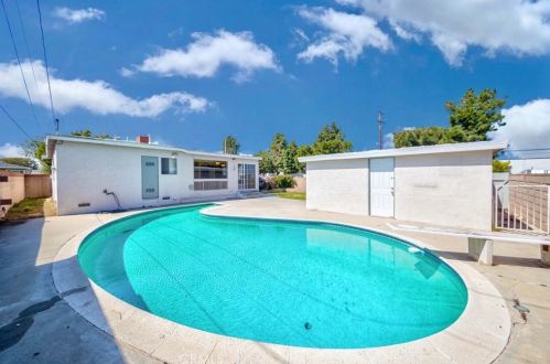 804 Cerise Ave, Torrance CA  90503-5207 exterior