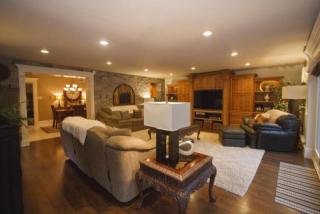 248 11th St, Akron, PA 17501-1544