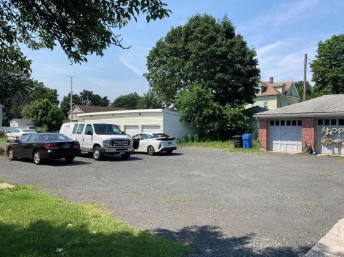 268 Washington St, New Britain CT  06051-1023 exterior