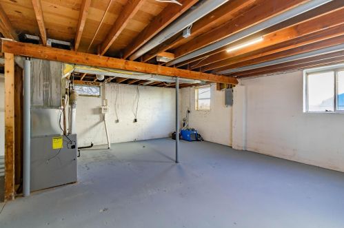 2615 Mercer Dr, Marion OH  43302-8624 exterior