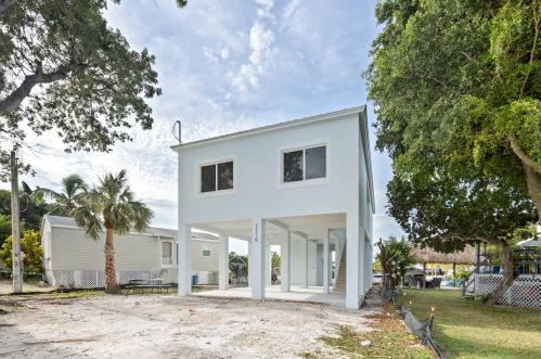 1119 Calder Rd, Key Largo, FL 33037-2844