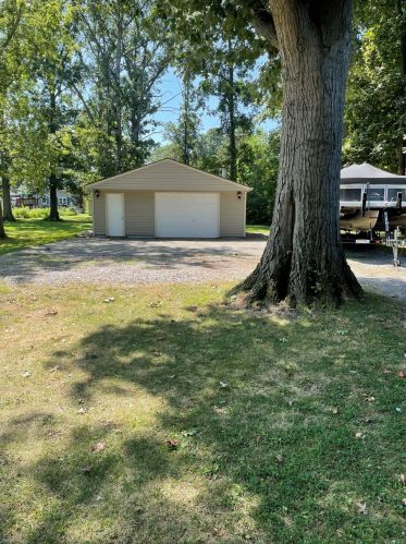 9421 Lakeshore Dr, Huntsville OH  43324-9637 exterior