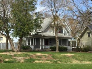 514 Columbus St, Pella, IA 50219-1423