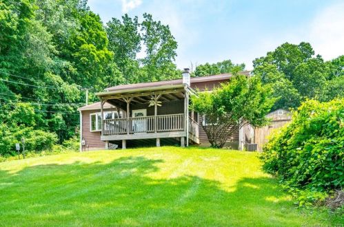 24 Maple Avenue Ext, Bethel, CT 06801-1536