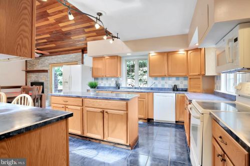 9478 Fort Stouffer Rd, Upton PA  17225-9780 exterior